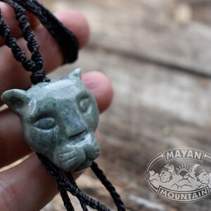 Light Green Speckled // JAGUAR TRANQUILO // Calm Jaguar // Guatemalan Guatemala Jadeite Jade // Carving Totem // Macrame Necklace zdjęcie 3