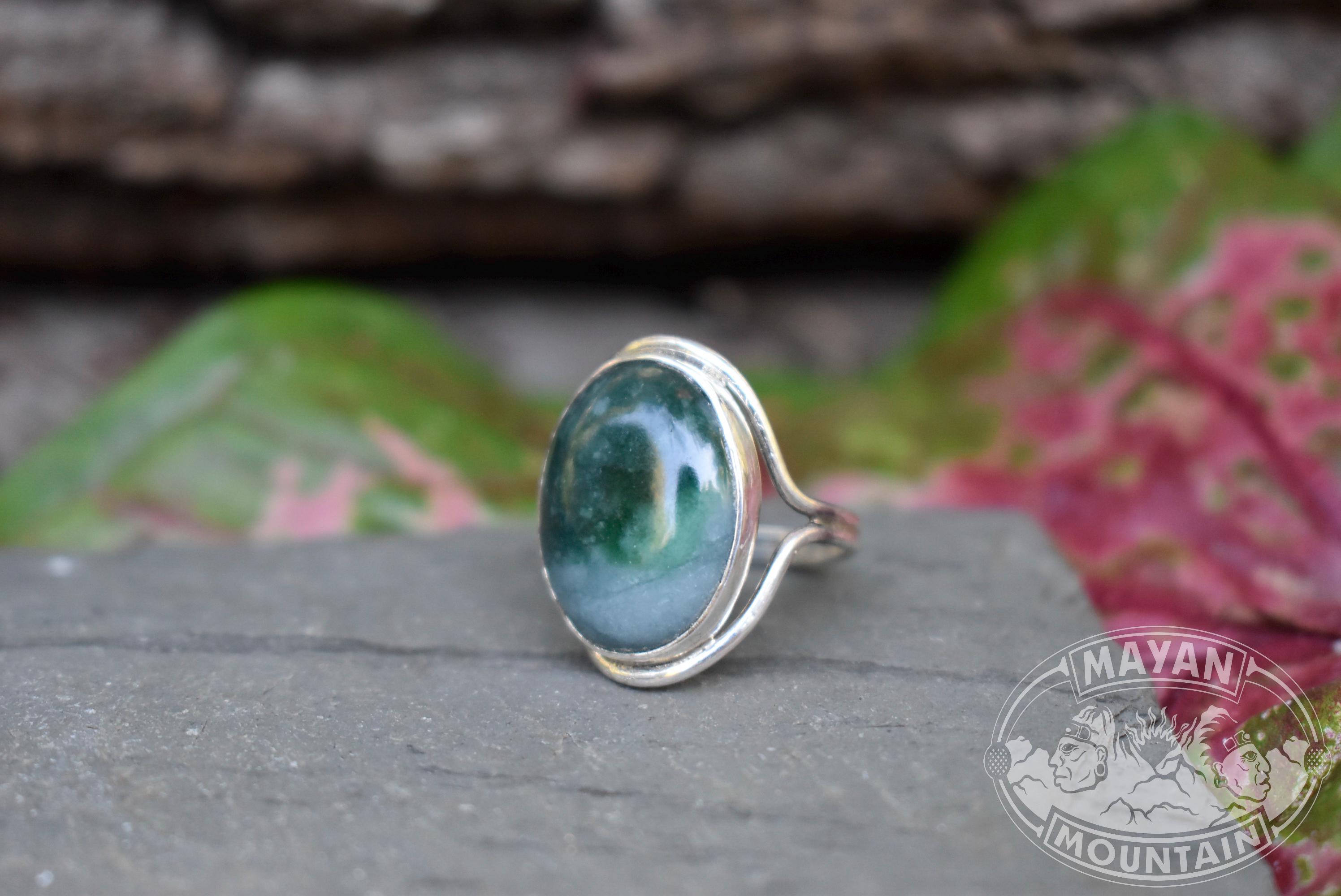 PRINCESA With IMPERIAL GREEN // Silver Ring // Guatemalan Imperial