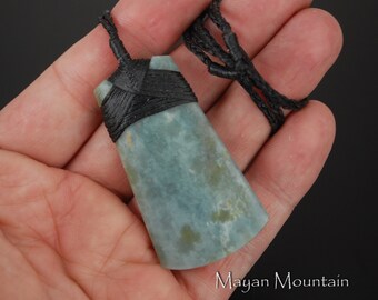 ADZE CELT ToKI // GuATEMALAN Jadeite Jade // Bleu avec orange Champagne Streak // Guatemala // Collier tissé // Montagne Maya
