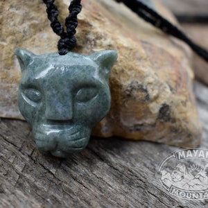 Light Green Speckled // JAGUAR TRANQUILO // Calm Jaguar // Guatemalan Guatemala Jadeite Jade // Carving Totem // Macrame Necklace zdjęcie 2