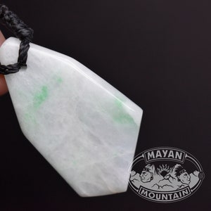 TRANSLUCENT LUNA! // White Jadeite Jade with Imperial Green // Macrame Necklace // Guatemalan Guatemala // Mayan Mountain