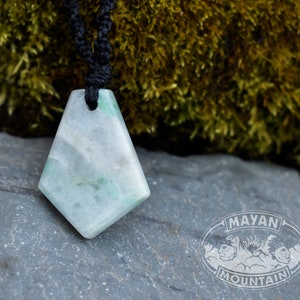 TRANSLUCENT LUNA! // White Jadeite Jade with Imperial Green // Macrame Necklace // Guatemalan Guatemala // Mayan Mountain