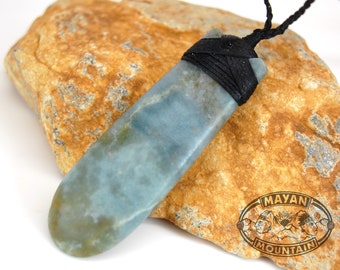 ADZE CELT ToKI // GuATEMALAN Jadeite Jade // Bleu avec champagne ORANGE // Guatemala // Collier tissé // Montagne Maya