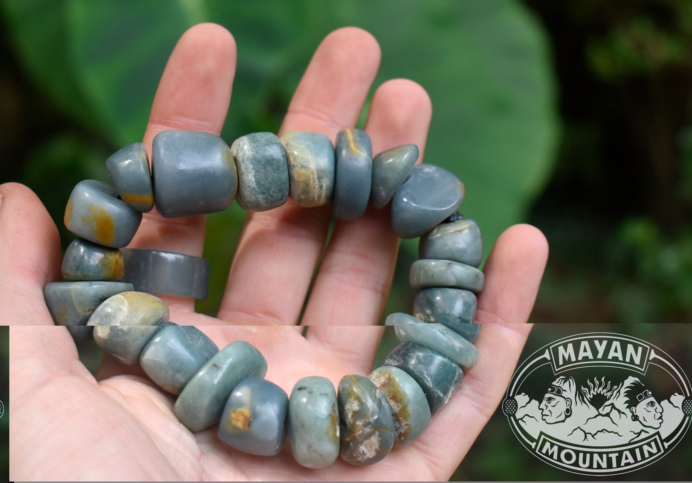 XL 古代風 // ハンドメイド翡翠ビーズ // グアテマラ産 // ユニ