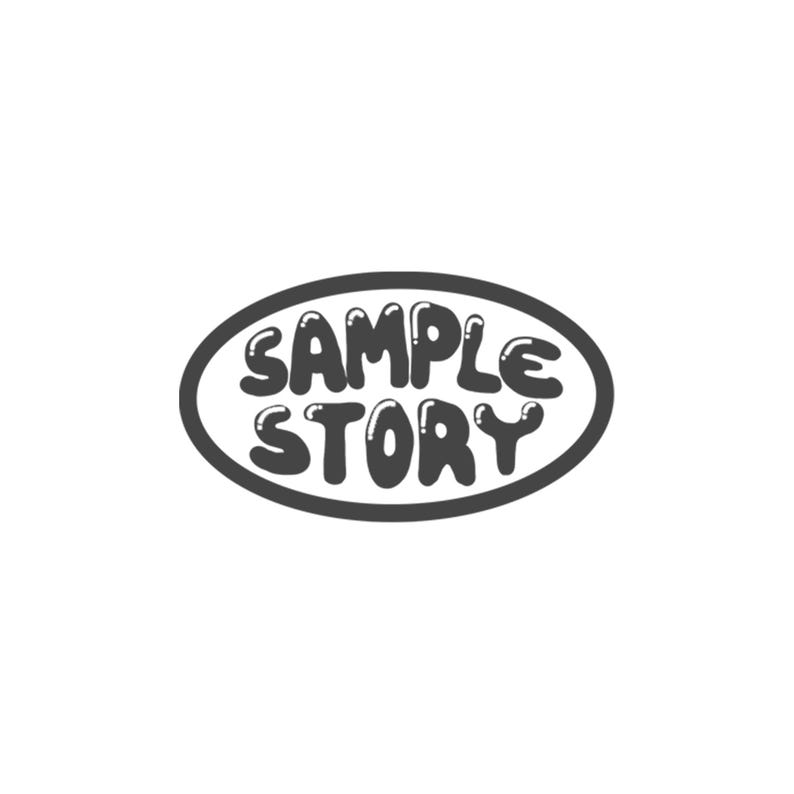 Pode incluir: Logotipo oval em preto e branco com as palavras "SAMPLE STORY" em uma fonte de bolhas. O texto &eacute; cinza escuro, delineado em preto e colocado em um fundo branco.