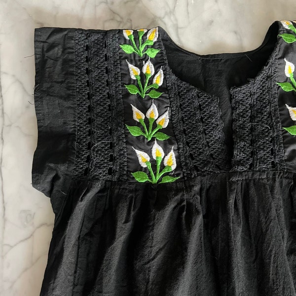 Vintage Daffodil Mexican Black Linen Blouse xs