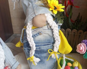 Gnomo de Páscoa feito com jeans reciclado e cesta – Decoração artesanal para bandeja de primavera em camadas