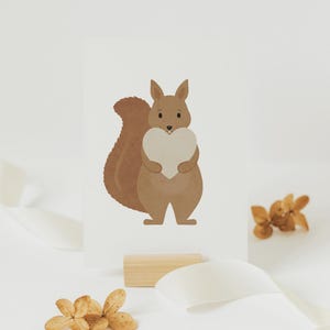 Kinderkarte EICHHÖRNCHEN MIT HERZ Beige A6 A5 Postkarte Geburtskarte Affirmation Liebe Grußkarte Waldtier Geburtstag Karte Nagetier Geliebt