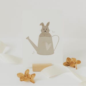 Kinderkarte HASE GIESSKANNE A6 A5 Postkarte Ostergruß Tierbild Osterkarte Osterhase Grußkarte Österliche Botschaft Frühlingskarte Eier Hase