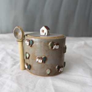 Handmade Ceramic Sugar Jar: Rustic Kitchen Storage with Lid