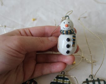 Handgemaakt keramisch kerstornament – steengoed vakantiedecoratie