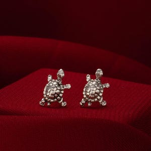 Turtle Stud Earrings 925 Sterling Silver - Dainty Sea Turtle Jewelry - Minimalist Ocean Studs for Women - Small Sparkling Animal Earrings