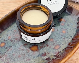 Bálsamo labial de miel y coco • Manteca de karité natural, repara labios secos