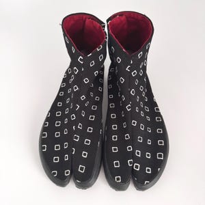 Traditionele Japanse jikatabi-schoenen met splitten