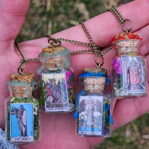 Collection de colliers de terrarium de tarot, accessoire de carte de tarot déco, cadeau magique, cadeau de moins de 20 ans, cadeau de collier personnalisé