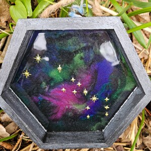 Art mural galaxie constellation du taureau fait main - motif hexagonal en résine - carte des étoiles du ciel nocturne - cadeau horoscope astrologie