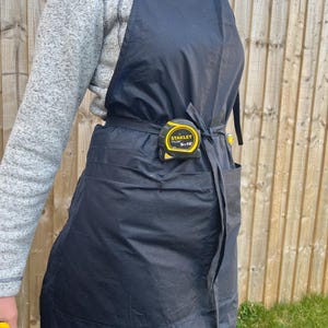 Custom Gardening Apron – Handmade Waxed Cotton Apron with Pockets | Durable Garden Apron for Men & Women | UK-Made Gift