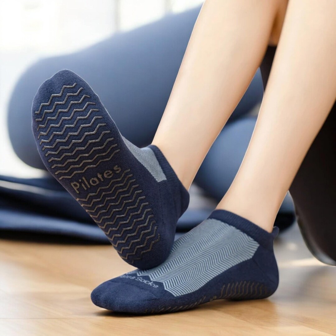 Women's Grip Socks - Pilates L Yoga L Barre - Coral Scales