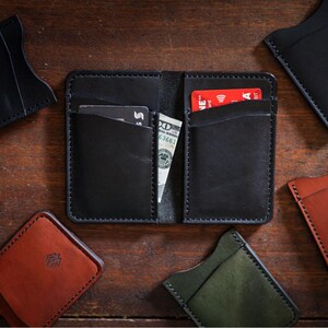 Cartera de cuero negra, cartera de cuero auténtica hecha a mano para hombres, regalo para esposo, regalo de cumpleaños para él Cartera de cuero de moda para hombres