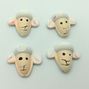 4 Ornements d’agneau de printemps en bois, Embellissements de moutons à dos plat, Embellissements de moutons d’occasion, Embellissements de moutons de printemps blanc