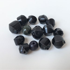 14 No Vintage Black Plastic Beads - Mix of Irregular Shapes Fluted Shape Beads, Vintage Beads for Crafting