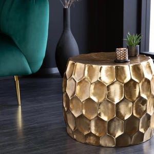 Hammered Copper Coffee Table: Gold Honeycomb Metal Accent (55cm)