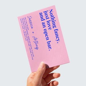 Invito a nozze divertente, modello per open bar, moderno Canva modificabile, annuncio minimalista, design rosa stampabile, biglietto per cerimonia informale, fai da te