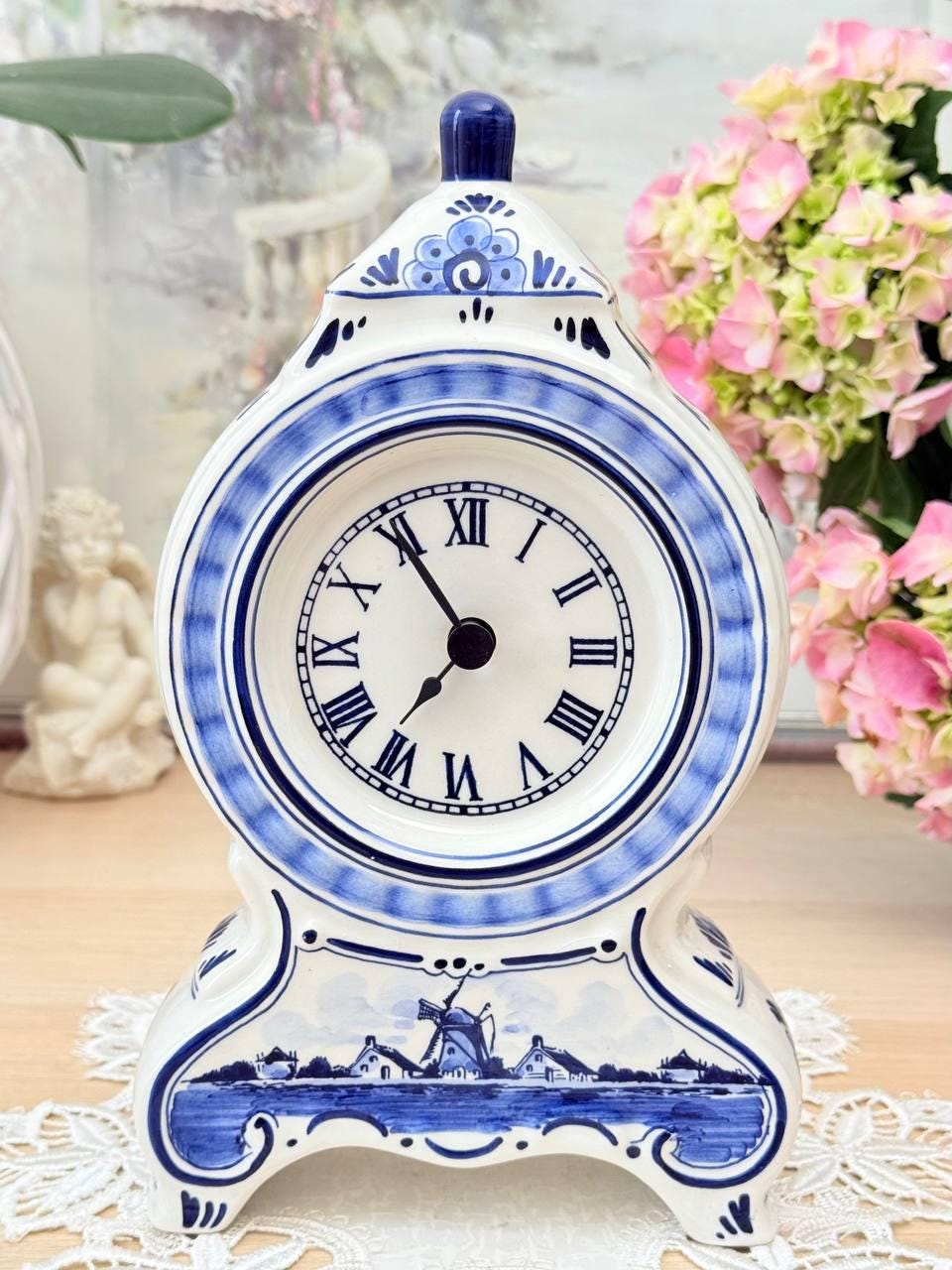Pendule/horloge à poser calèche en porcelaine style Louis XV - Décoration