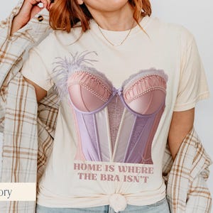 Funny Sassy Bra Tee: Adult Humor, Girls Trip Gag Gift