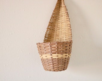vintage / wicker wall pocket basket / planter