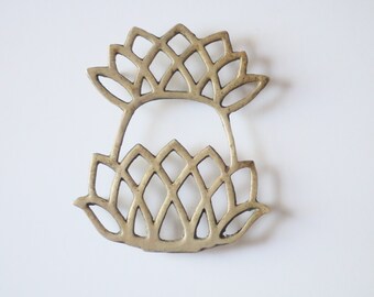 vintage / solid brass pineapple trivet