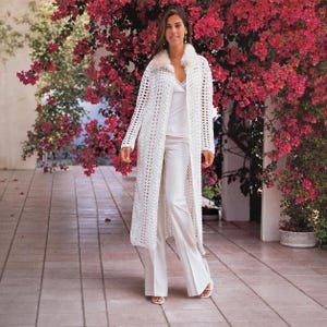 Haakpatroon voor een lange mesh-cardigan. Maxi-jas/badjas. Maxi-jas voor dames met opengewerkte details. Kraag van imitatiebont. Vintage PDF uit de jaren 2000.