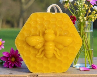 Beeswax Honeycomb Candle Set.Natural Beeswax Candles with Bee Design.Handmade Eco-Friendly Gift.2-Piece Set