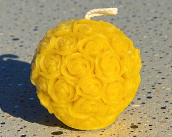 Beeswax Candle with Rosebud Design.Handmade Natural Candle.Romantic Eco Friendly Gift.Elegant Home Decor.Handmade Romantic Gift