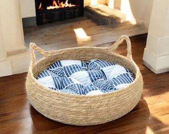 Cozy Four Seasons Cat Bed - Woven Rattan Design with Removable Upholstery, Scratch-Friendly Floor, Washable, and Perfect for Cats to Relax!