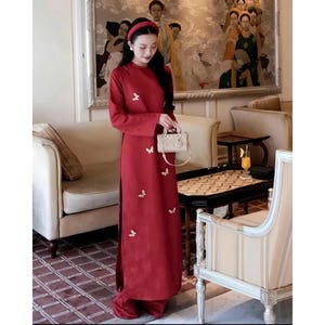 Pre-made Ao Dai Viet Nam traditional - Áo Dài Lam Yên Cách Tân 2 Tà Dáng Suông – Gấm Châu Sa In Hoa Nổi, Đính Charm Cao Cấp