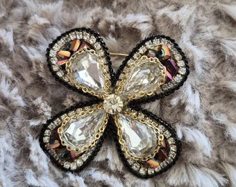 Rhinestone and crystal clover brooch - Wedding brooch - Bridesmaid gift - Valentine's Day gift - Vintage brooches for women