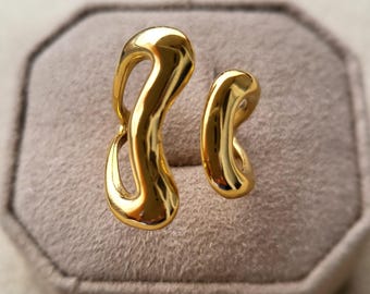 Gold Stainless Steel Ring - Curved Ring - Luxury Ring - Minimalist Ring - Gift for Her - Geometric Shape Ring