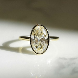 Anillo de compromiso de moissanita de corte ovalado de 3,05 ct con engaste en bisel, anillo de corte ovalado, anillo de compromiso de moissanita, anillo de corte ovalado alargado, anillo de compromiso de moissanita, anillo de corte ovalado con hielo triturado