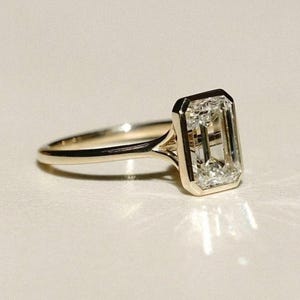 3 CT Emerald Cut Moissanite Engagement Ring 14K Gold Ring Bezel Set Wedding Rings Moissanite Bezel Set Solitaire Ring Promise Ring for Women