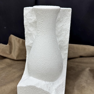 Jesmonite Rock Vase Stone Effect - Abstract Vase in Cliff Sculpture, Raw Textured Cave Vase, Minimalist Sandstone Flower Pot, Brutalist Dec