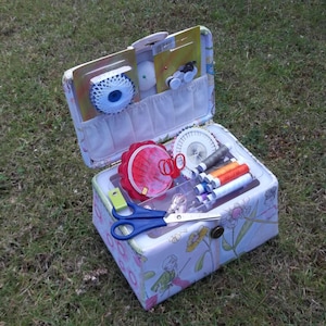 Caja de costura, cesta de costura, cesta para manualidades con o sin kit de costura
