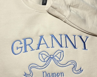 Oma Sweatshirt - Personalisierte Oma Rundhalsausschnitt, besticktes Geschenk für Großmutter, Geschenk für Nana, Muttertagsgeschenk
