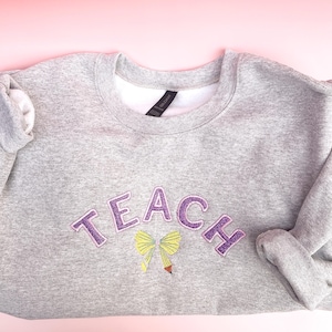 Teacher Sweatshirt with Glitter Design – Cute Pencil Bow Crewneck, Teacher Appreciation or Back to School Gift