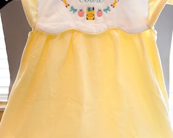 Personlig skolklänning för flickor, broderad skolklänning, första skoldagens outfit, butiksklänning för flickor, förskola, dagis