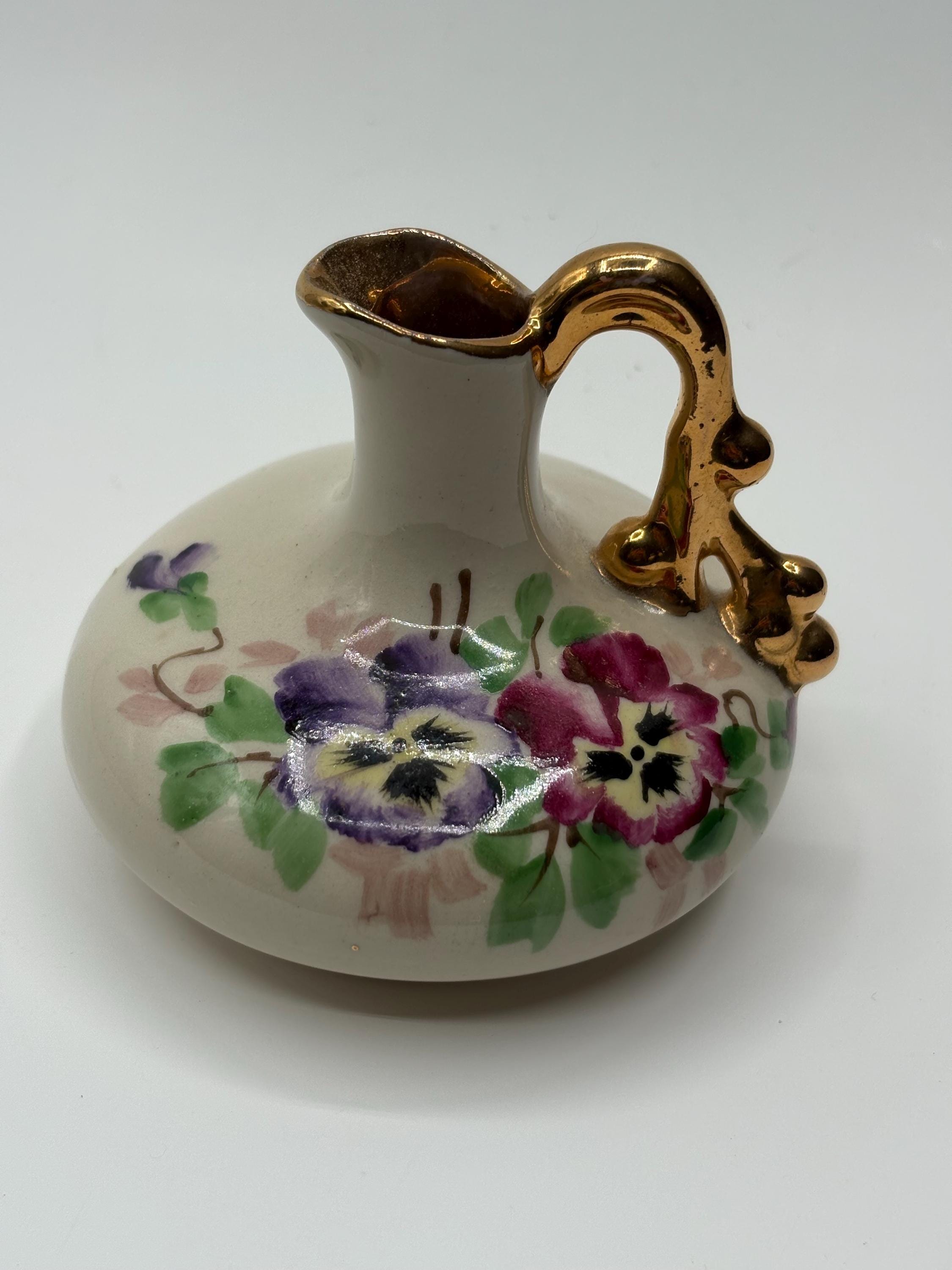 1970年代ヴィンテージ手描き花瓶、小ぶりなピッチャー。花柄デザイン