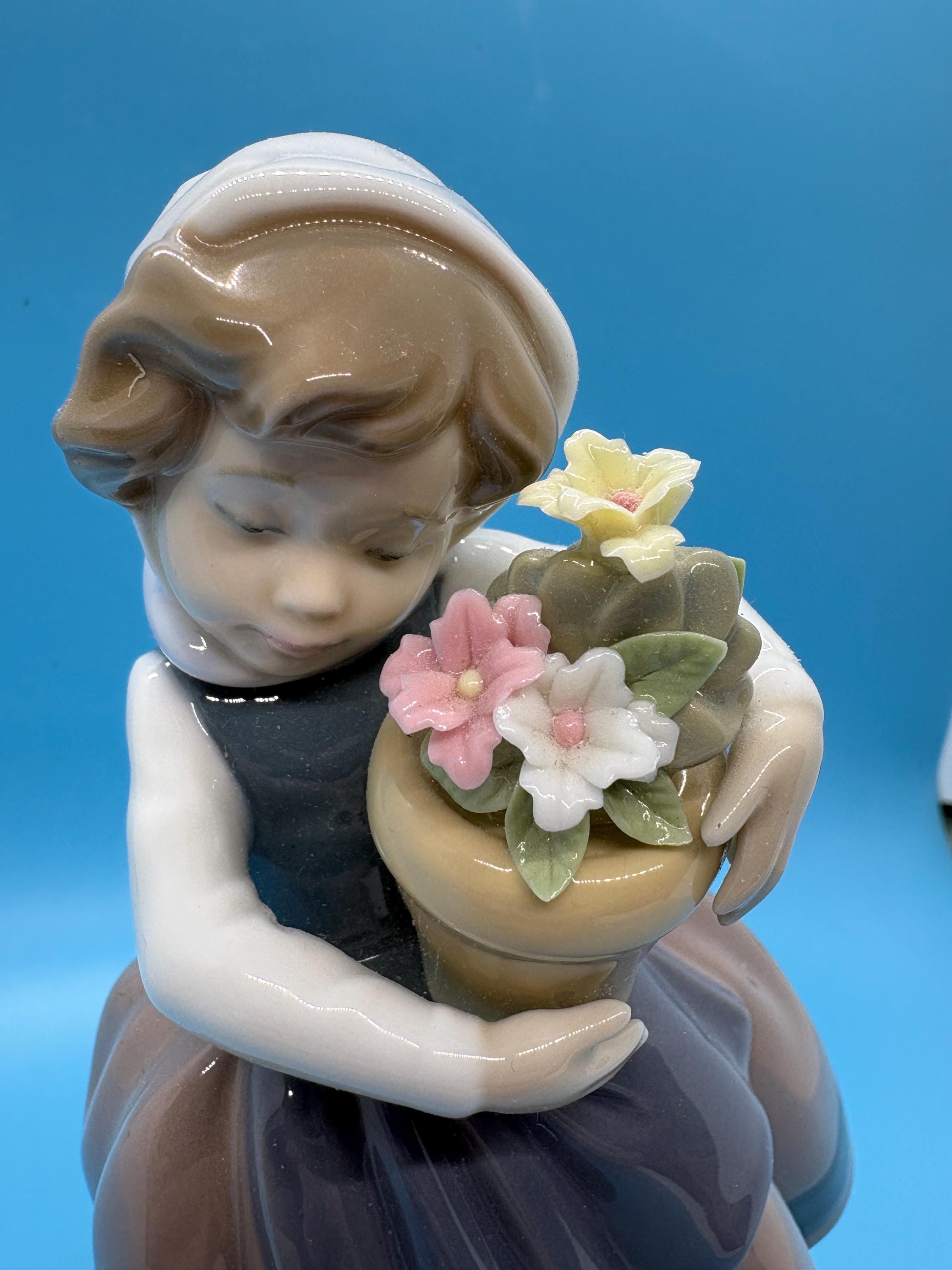 Lladro Spring is Here Figurine, Girl With Flowers, Jose Puche