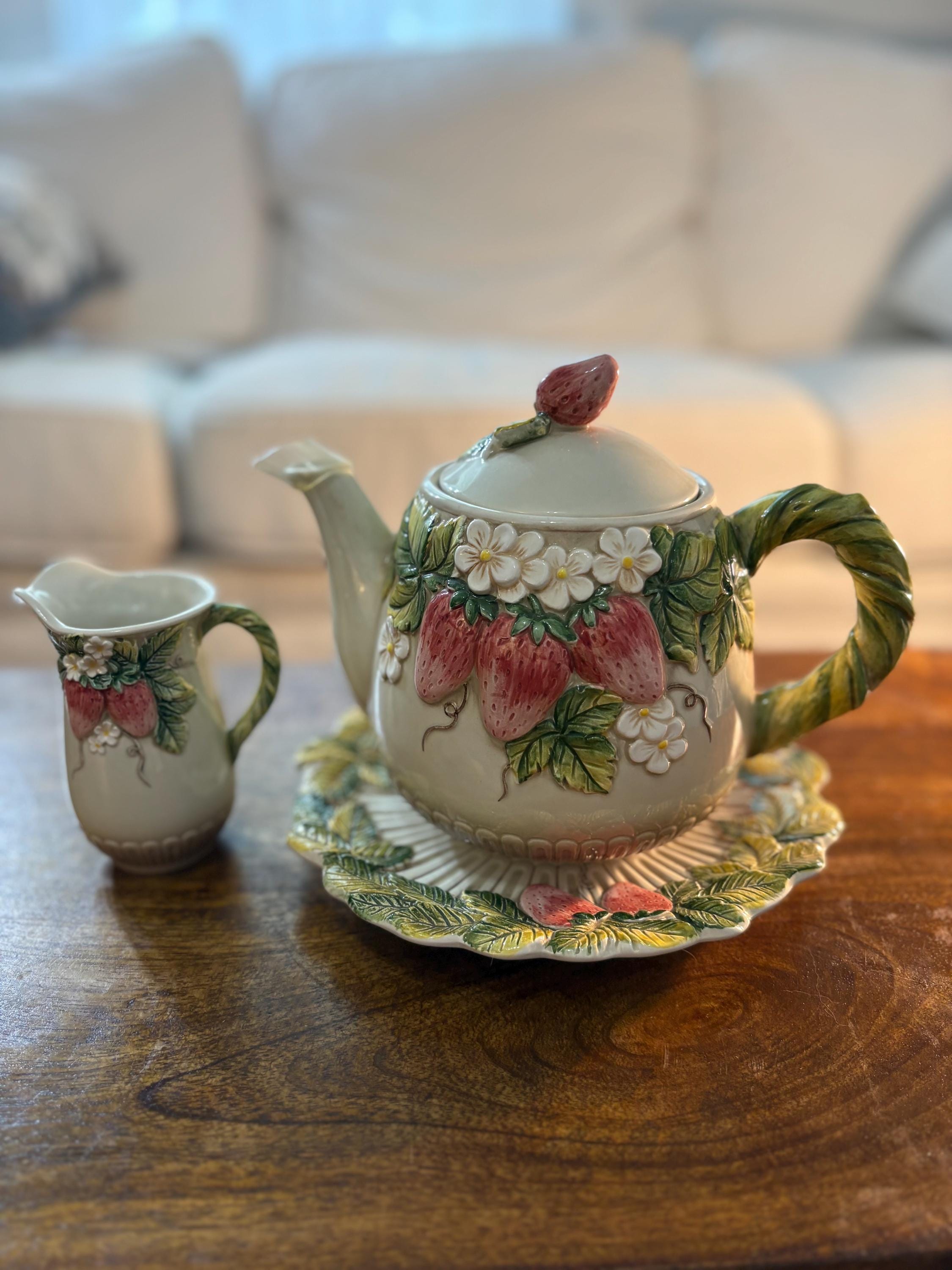 Takahashi San Francisco Teapot - Etsy