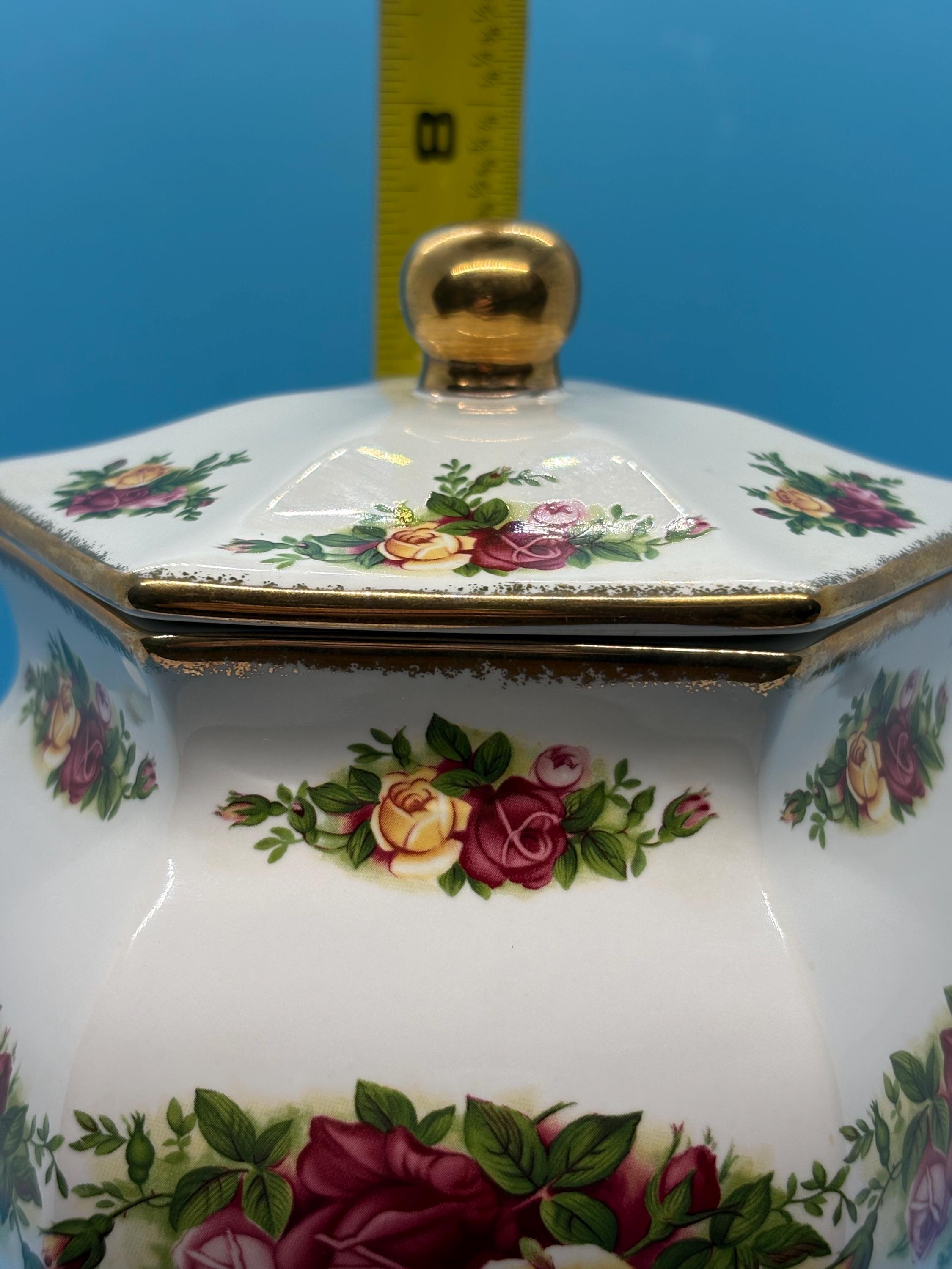 Vintage Royal Albert Old Country Roses Biscuit Barrel, English