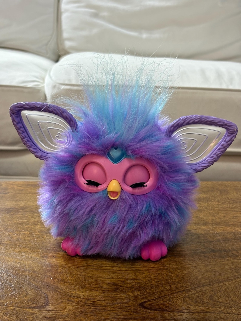 Furby violet peluche interactive - Version française